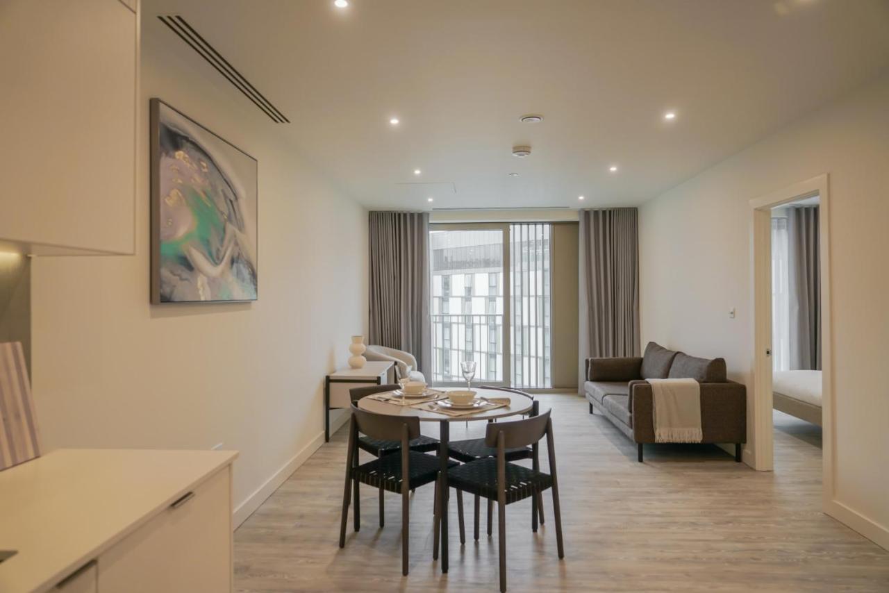 Coppermaker Square In Stratford Aparthotel Londra Exterior foto