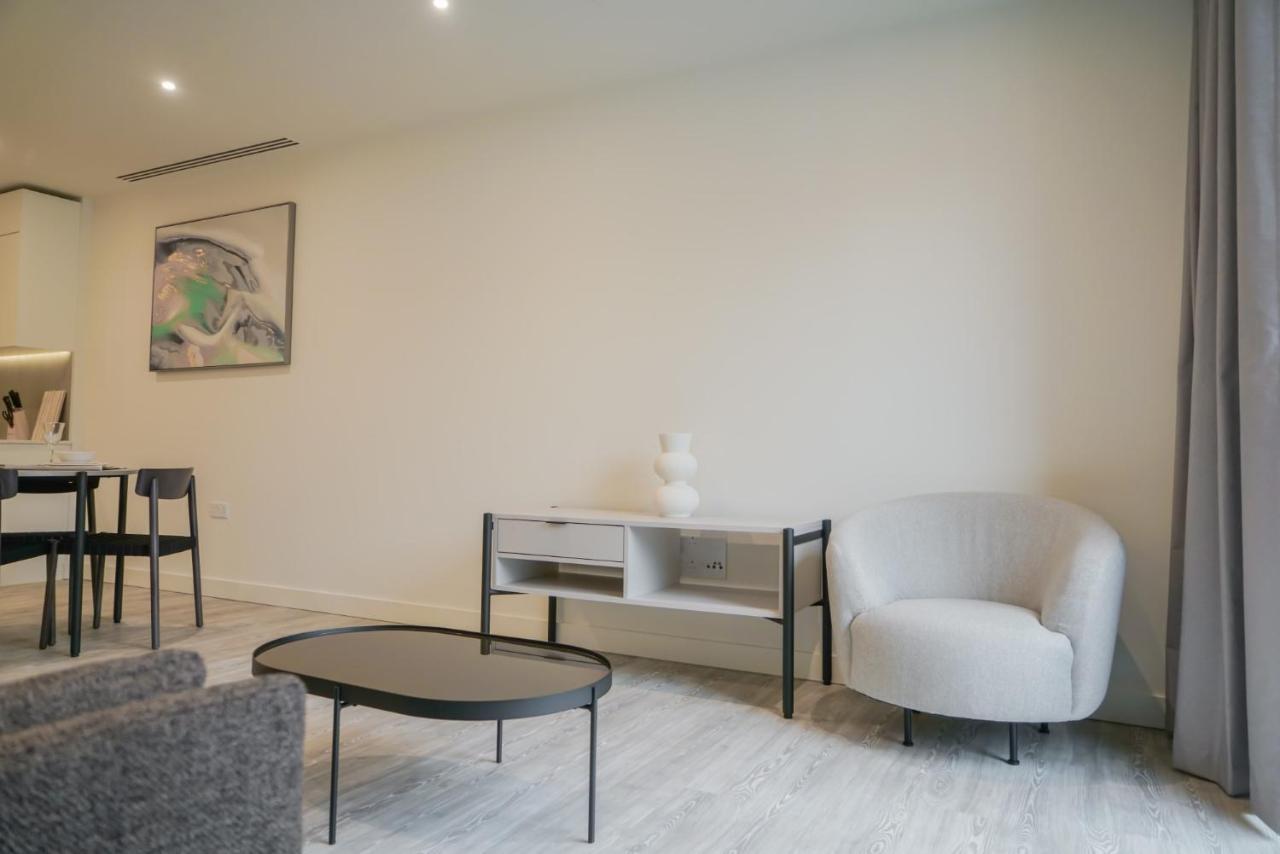 Coppermaker Square In Stratford Aparthotel Londra Exterior foto