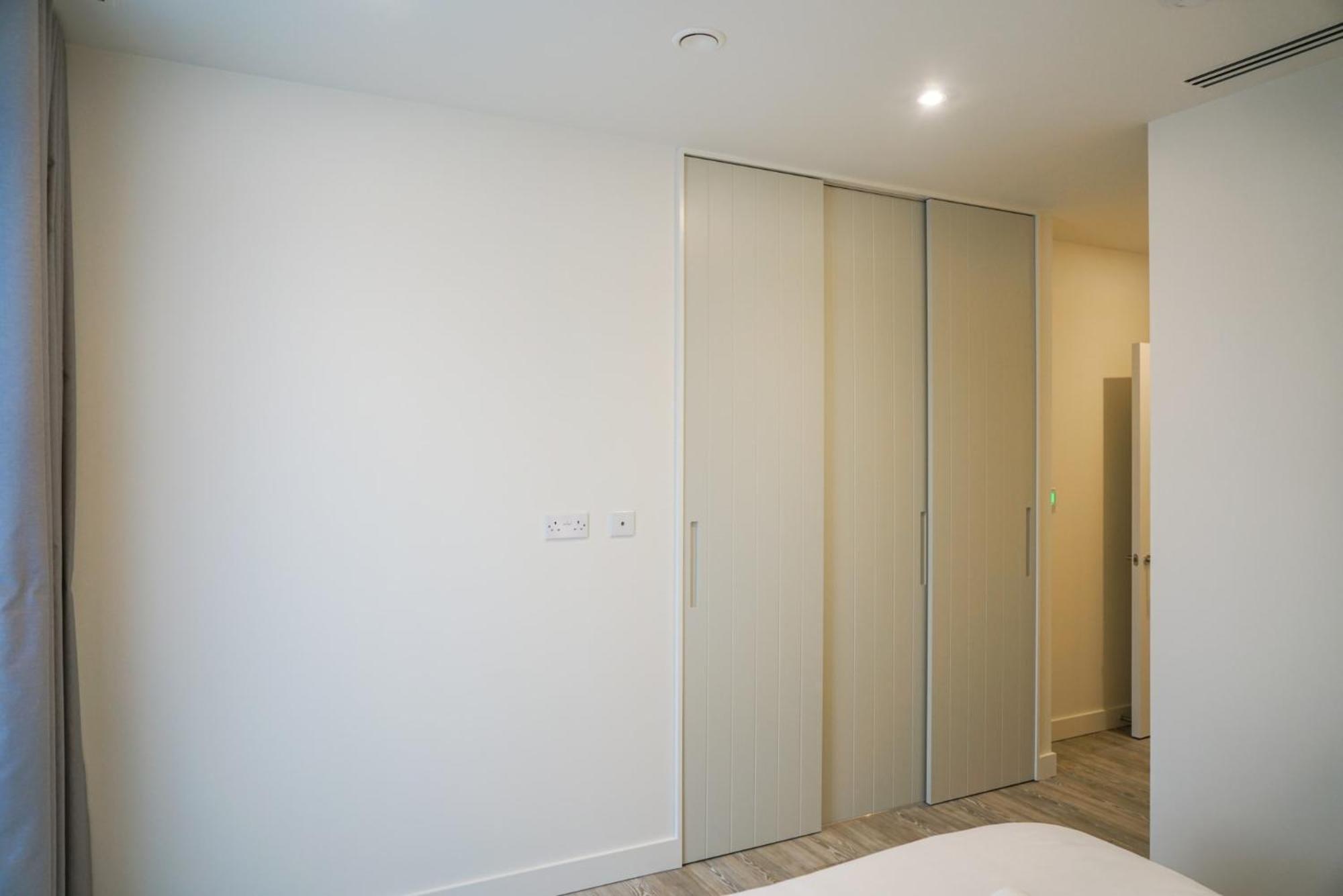 Coppermaker Square In Stratford Aparthotel Londra Exterior foto