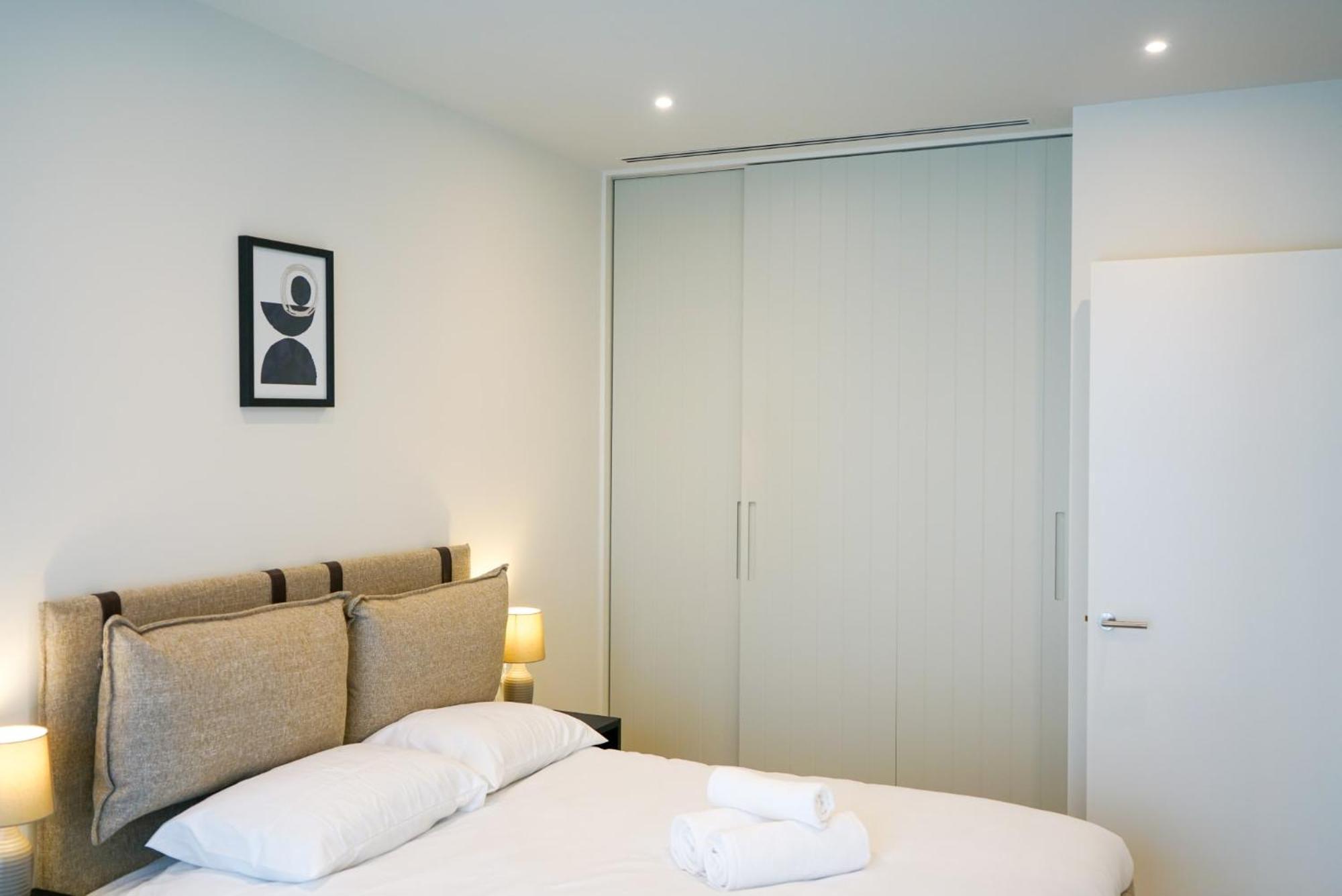 Coppermaker Square In Stratford Aparthotel Londra Exterior foto