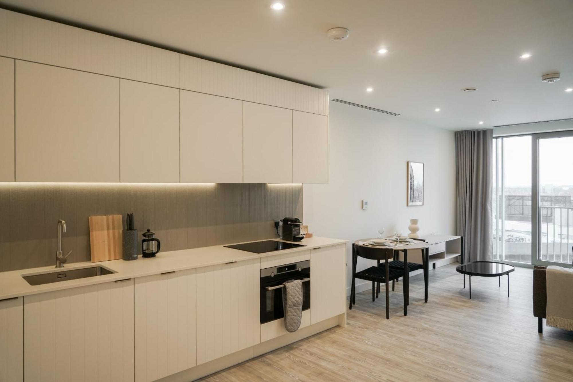 Coppermaker Square In Stratford Aparthotel Londra Exterior foto